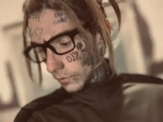 Toy livesex cam CurtisMi